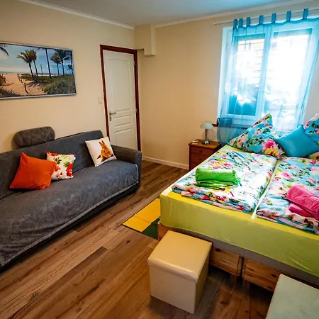 Gemuetliche Mit Terasse Und Feuerstelle Casa de Férias